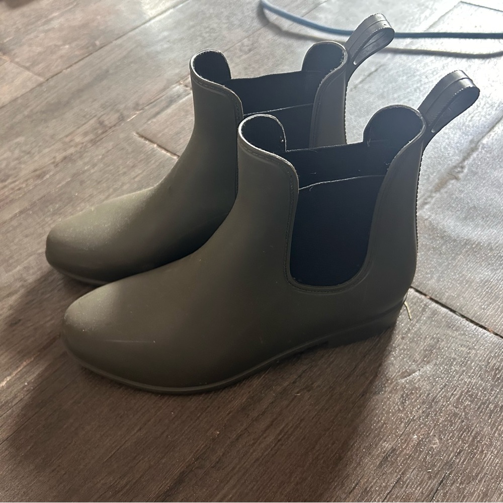Rain boots